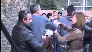 Un árbitro se cansó de aguantar insultos y se fue a por el público