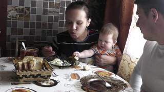 Завтракаем с мужем! Дети рисуют. Сашка-вредина))