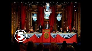Roast på Berns - Thomas Bodström pekarfinger åt humoreliten