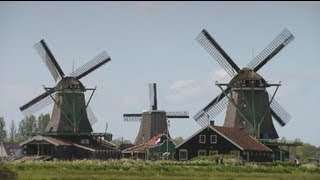 euronews reporter - Los holandeses hacen frente a la austeridad
