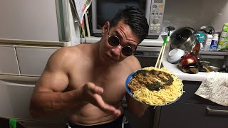 麺300g,卵5個の食レポだお