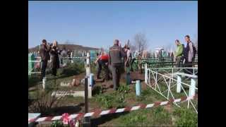 Семья краснолучан Нестеровых добилась повторной эксгумации и экспертизы останков дочери
