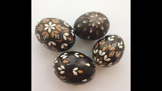 How to decorate Easter eggs with hot wax