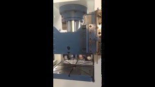 200 Ton Closed frame type hydraulic press in action