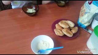 Vlog: Соня учиться кушать сама, учимся мыть пол, обычные будни. играем