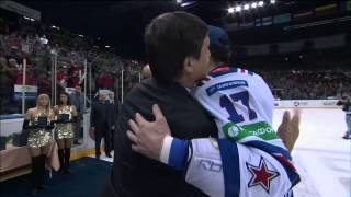 Ковальчук передает приз MVP Дадонову! / Kovalchuk shares Gagarin Cup MVP honour with Dadonov