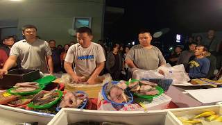 1217-18賺翻了 大哥你還有錢嗎 再500給我你敢嗎 還好這大哥有拿出來 又廷哥全部都給他了 嘉義趙又廷海鮮叫賣108年星期二彰化社頭夜市69