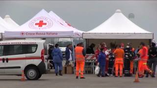 Rio Segura ship carrying refugees arrive Taranto