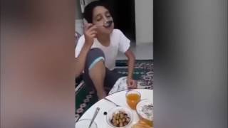 Uykulu çocuğun sahurla imtihanı