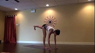 10 min. Vinyasa Yoga Flow for Butt and Legs with Becca