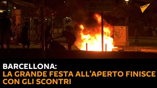 Barcellona: la grande festa all'aperto finisce con gli scontri