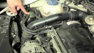 Cómo medir la presión de combustible en un vehículo con inyector bomba