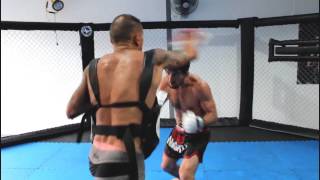 Расул Мирзаев  u0027Чёрный Тигр u0027 PTT Boxing coach Giom working with Rasul Mirzaev