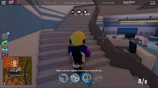 I,m playing Jailbreak in Roblox