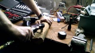 Тест гайковерта Intertool PT-1111 на бревне с глухарем