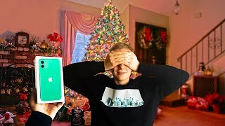 НОВЫЙ АЙФОН 11! БЛОГЕР КУПИЛ И ПОДАРИЛ IPHONE 11 БРАТУ