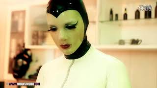 latex women and gasmask 2