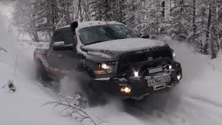 Как нужно отрываться зимой на внедорожниках Ford F150 vs Dodge Ram