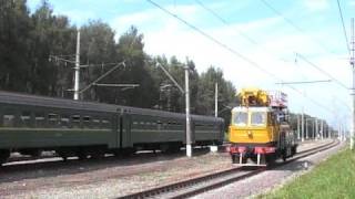 Электропоезд ЭР2 и дрезина АДМ1