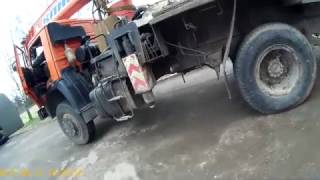 КАМАЗ !клинцы сорвало пару заднего редуктора !!И МЫ ПРОЛОМИЛИ ПОЛ ((((