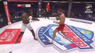 Eski UFC Dövüşçüsü Nikita Krylov, Emanuel Newton'u Nakavt Etti
