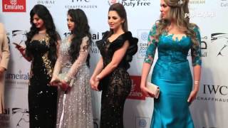 سباق فساتين نجمات دبي السينمائي على "الحمراء"