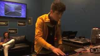 Porter Robinsons full livemix at Beatports Denver Office [08.07.12]
