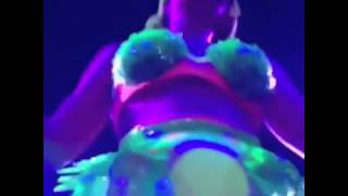 Katy Perry twerk