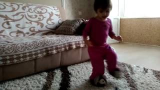 Милана танцует Dubstep!!!