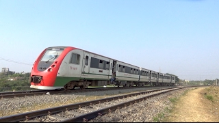 Comilla Commuter Train (কুমিল্লা কমিউটার ট্রেন) passing through Tongi Railway Station