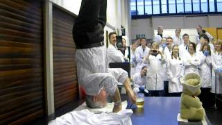Professor Boyds Party Trick - Glasgow Vet 2009