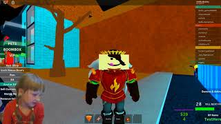 Алиса и я меняем скины в Roblox на канале vivi Alice
