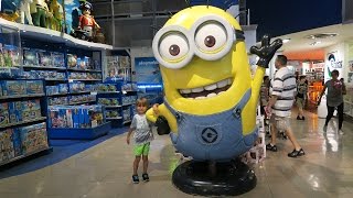 World's Greatest Toys Shopping Place ToysRus New York​​​