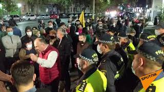 ოპოზიცია ქუთაისში საოლქო კომისიის შენობასთან საპროტესტო აქციას მართავს - ვიდეო