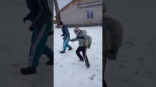 Драка на снегу (малые)