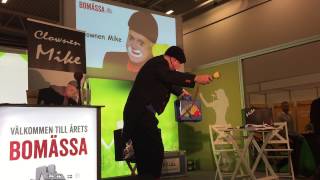 Uppvärmning på Bomässan med Clownen Mike!