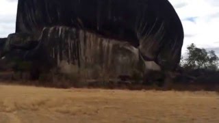 Uma volta completa na Pedra Pintada, em Roraima, Brasil do Extremo Norte, Brasil, Amazônia