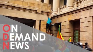 Sri Lankan Leaders’ Homes Under SIEGE