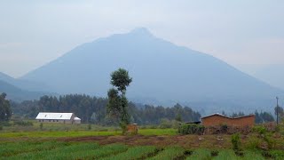 RWANDA - Kinigi Road