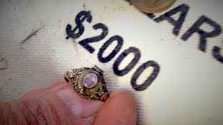 Mystery ring with a secret compartment found in a old yard!
