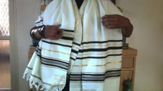 PUTTING ON TALLIT AND PRAYERS