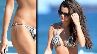 Selena Gomez Shows Sexy Tattoo in Bikini!