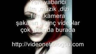 Liseli bir kız