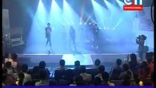 Sok Seylalin - Ror Vol រវល់ (ft. Qu-T) Live on CTN (Modern Concert) 13-12-2010