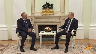 Путин пообещал Пашиняну решить вопрос с увеличением поставок вакцины "Спутник V" в Армению