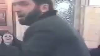 Rövşen Ezada İmam Huseyni (e) ağlayır