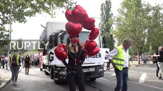 Germany: 'Train of love' dances through Berlin with message of tolerance