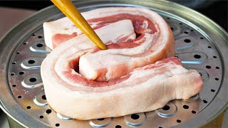 【小穎美食】豬肉放鍋裡蒸一蒸，出鍋瞬間變美食，從沒見過這種做法，太香了
