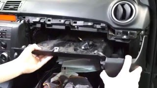 Замена лампы в бардачке mazda3