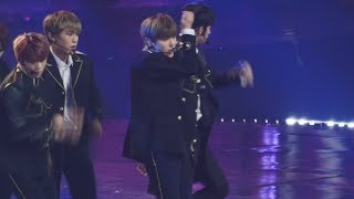 워너원(Wanna One)_봄바람 (Spring Breeze)_황민현 직캠(HWANG MINHYUN Focus) 181201 @멜론뮤직어워드